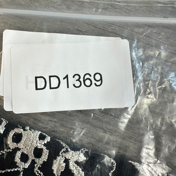 CAbi Lace Black White Skirt Eyelet Pull On A-Line Romantic Med - Picture 8 of 8